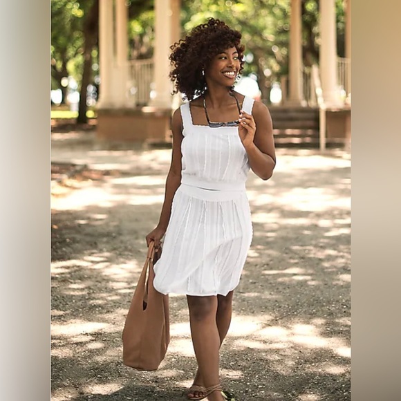 New With Tags Express High Waisted Scalloped Pleated Mini Sweater Skirt Size M - Picture 2 of 7